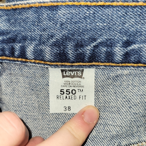 550 Levi Jean Shorts - Picture 4 of 5